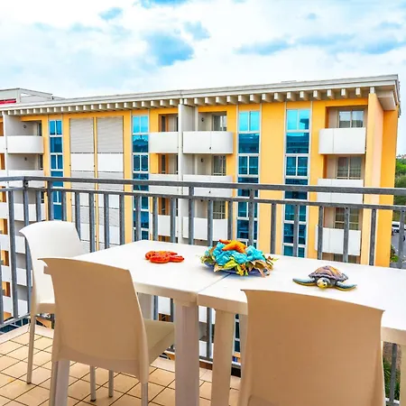 Spacious With Sea View - Beahost Apartmán *